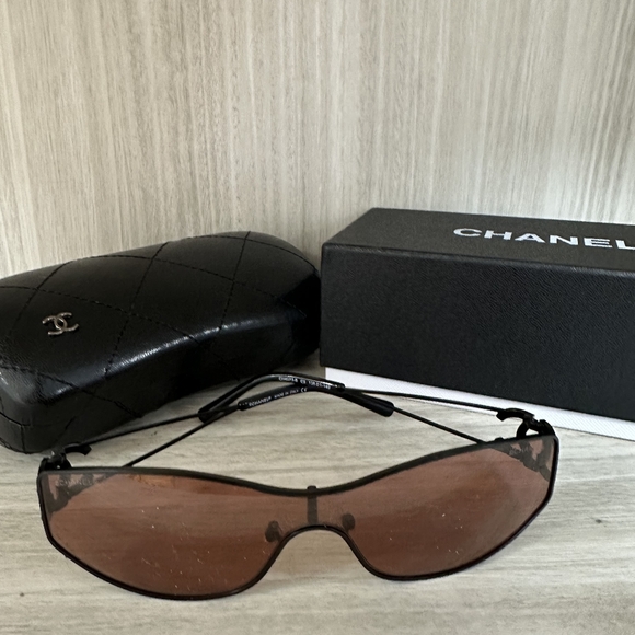 Authentic CHANEL  Sunglasses - Picture 5 of 5